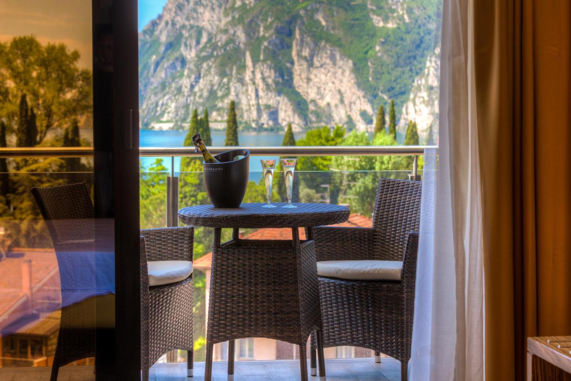 Hotel Garda - TonelliHotels Riva del Garda Esterno foto