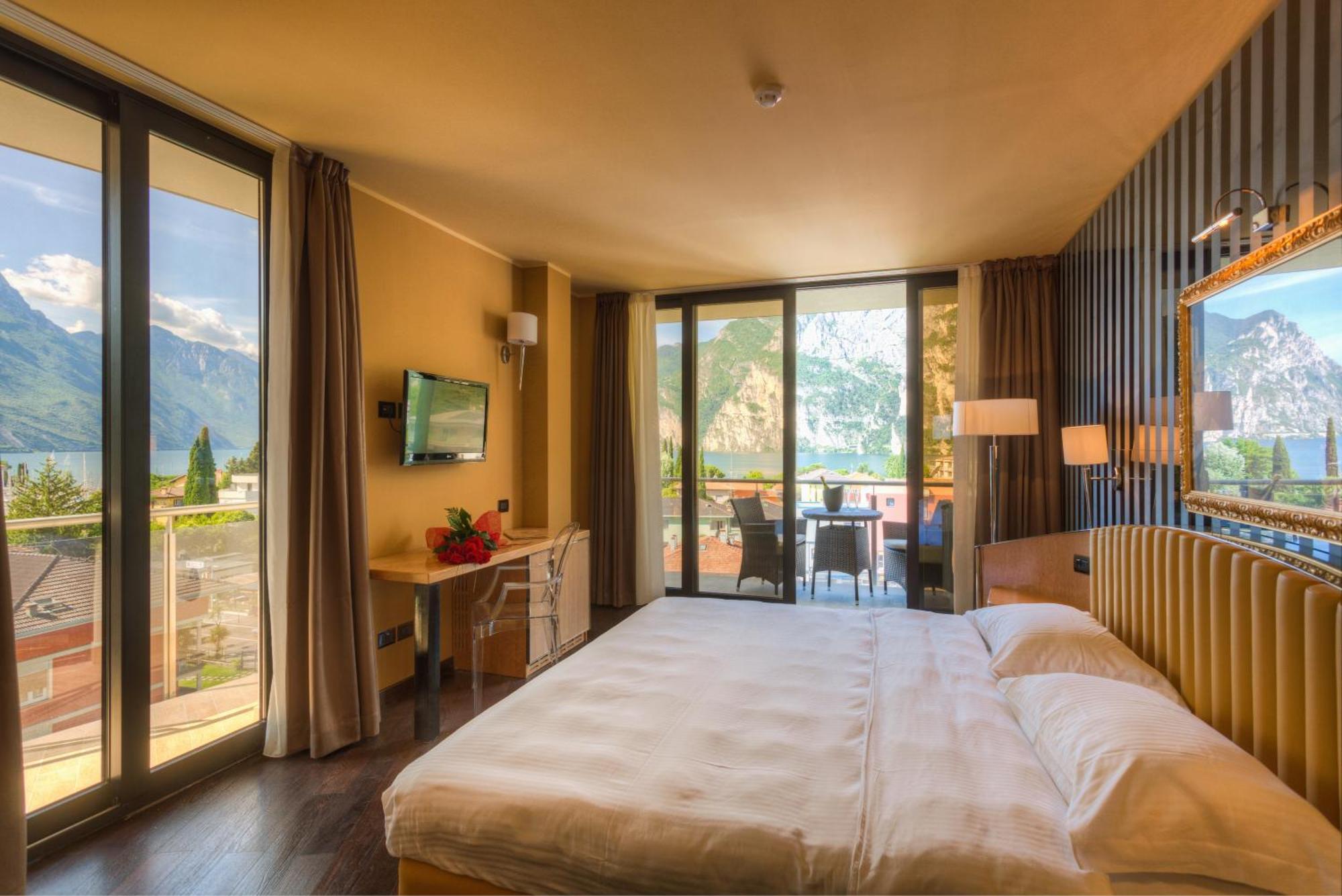 Hotel Garda - TonelliHotels Riva del Garda Esterno foto