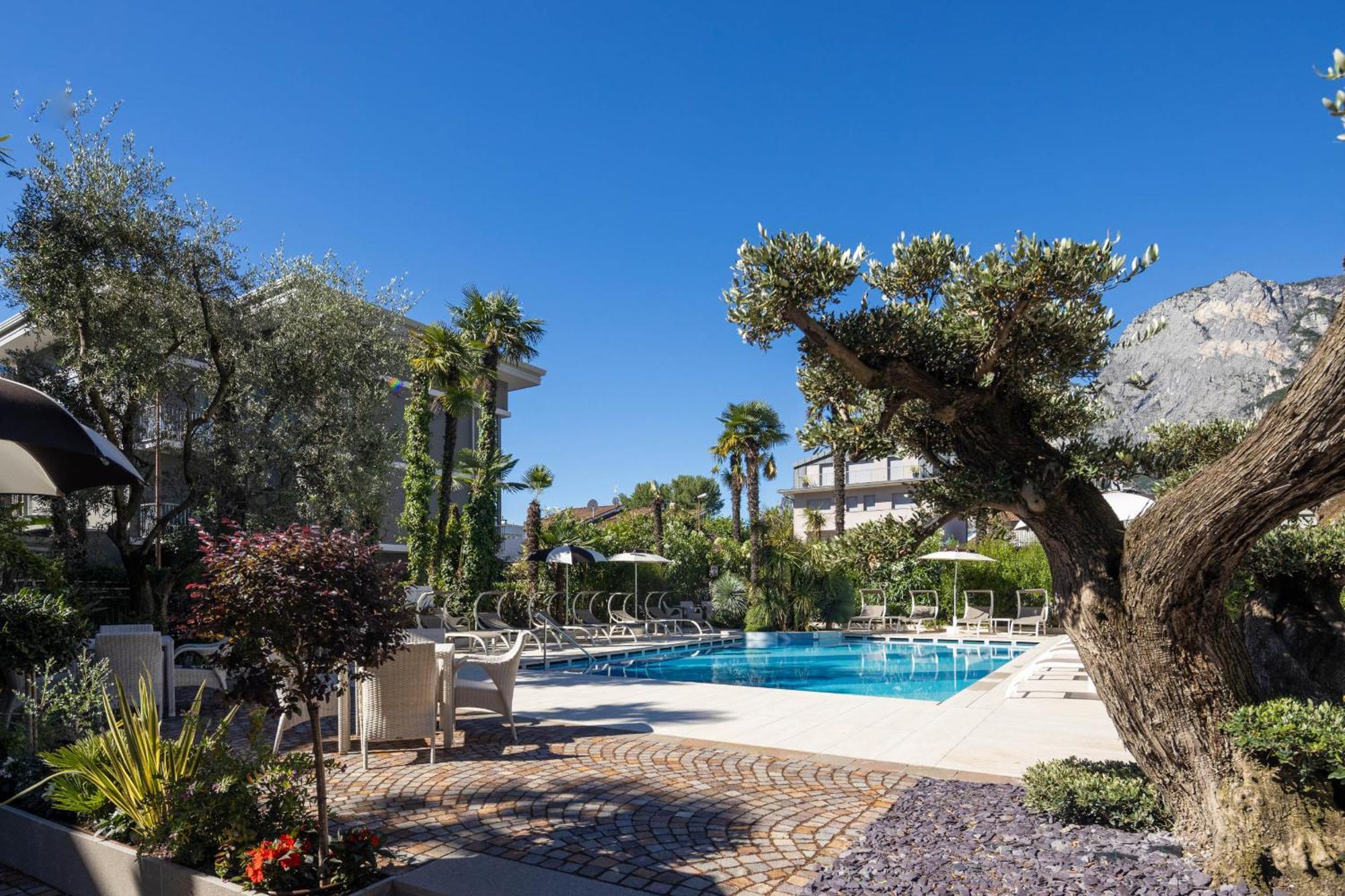 Hotel Garda - TonelliHotels Riva del Garda Esterno foto