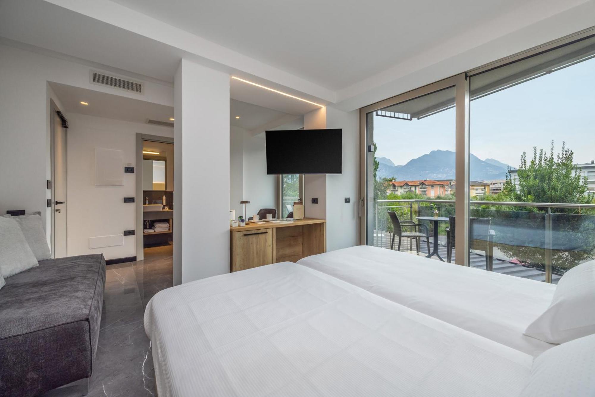 Hotel Garda - TonelliHotels Riva del Garda Esterno foto